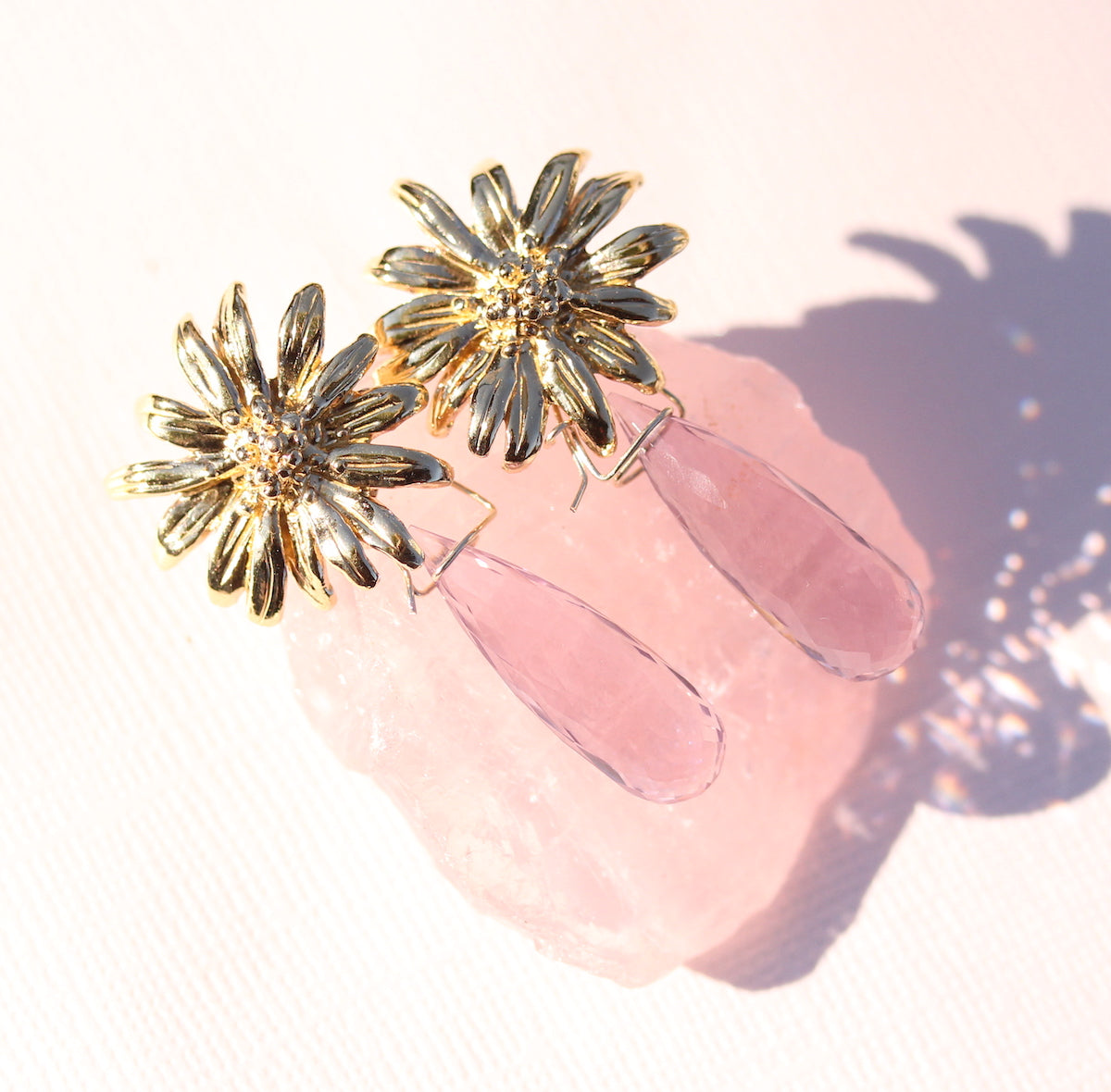 Wildflower -Daisy stud with drops