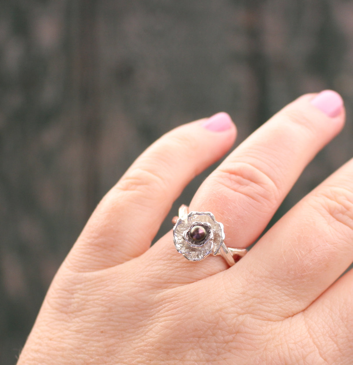 Poppy ring with pearl