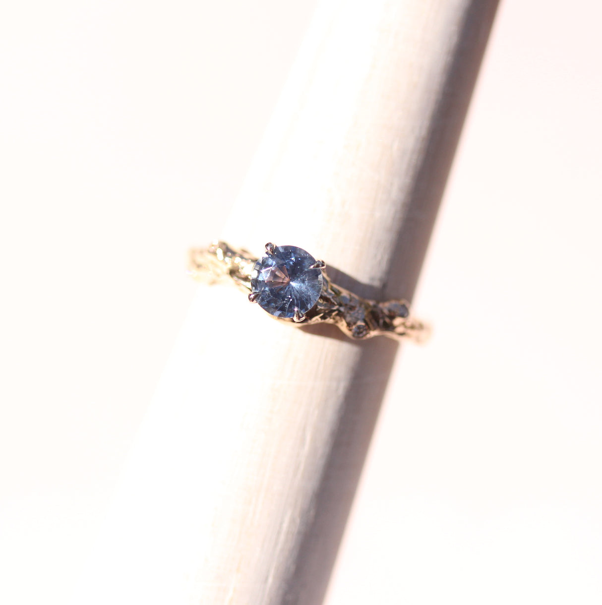 Cornflower Blue Sapphire Ring - Nature-Inspired Branch Design in Yellow Gold