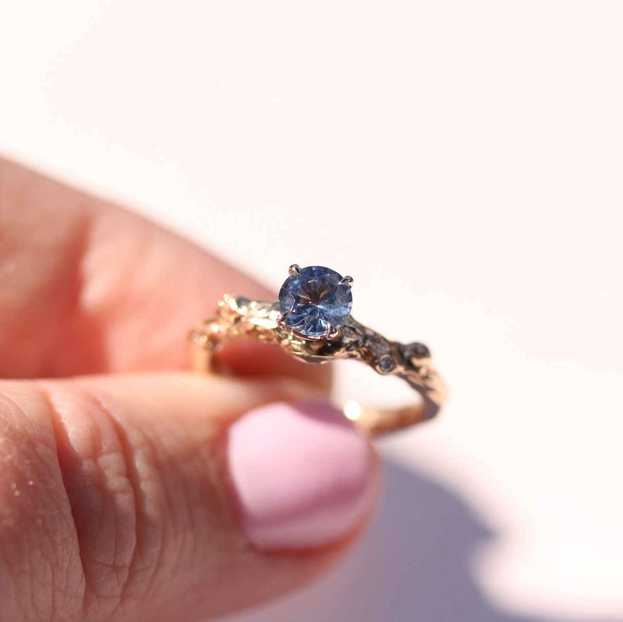 Cornflower Blue Sapphire Ring - Nature-Inspired Branch Design in Yellow Gold
