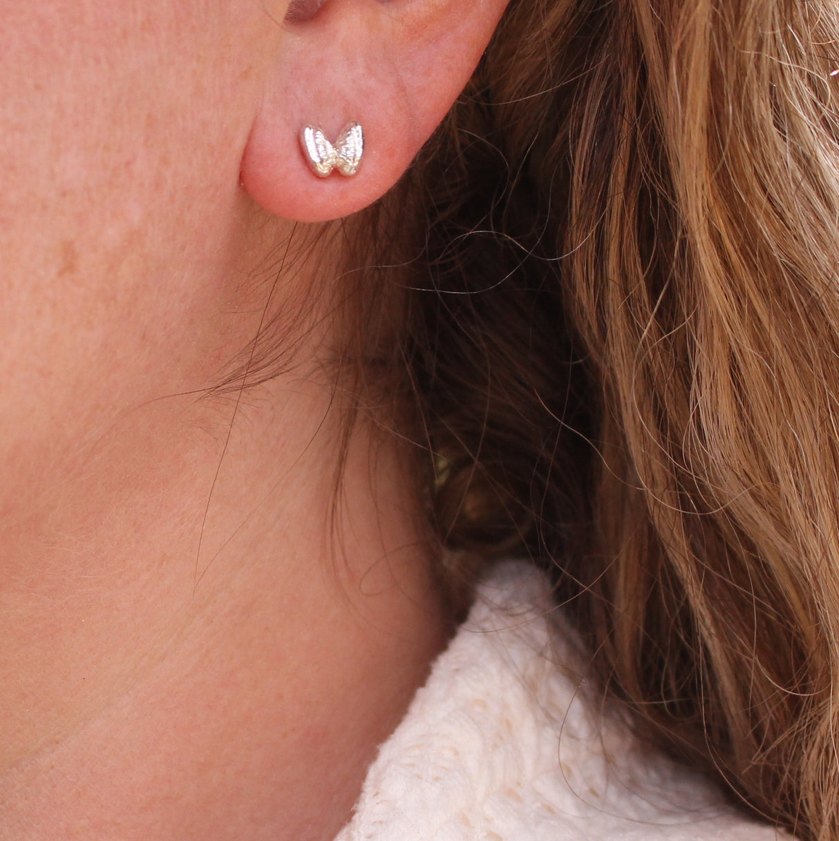 Butterfly shell studs