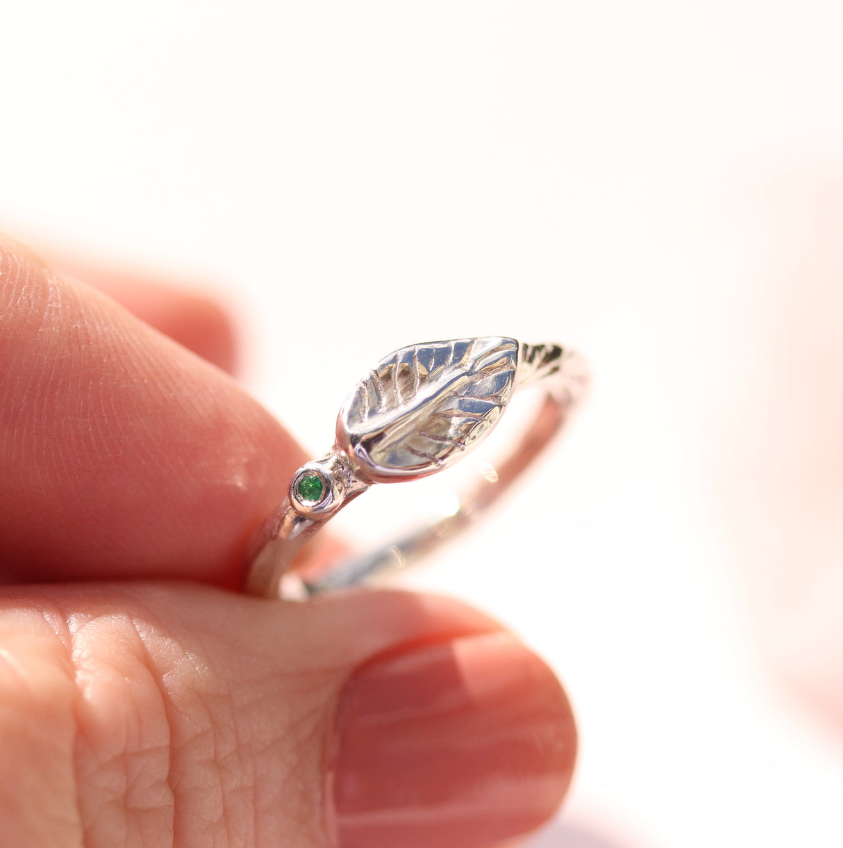 Sterling silver Leaf Ring with Emerald