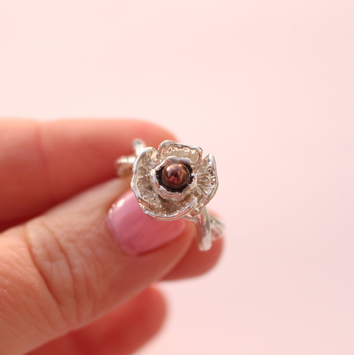 Poppy ring with pearl