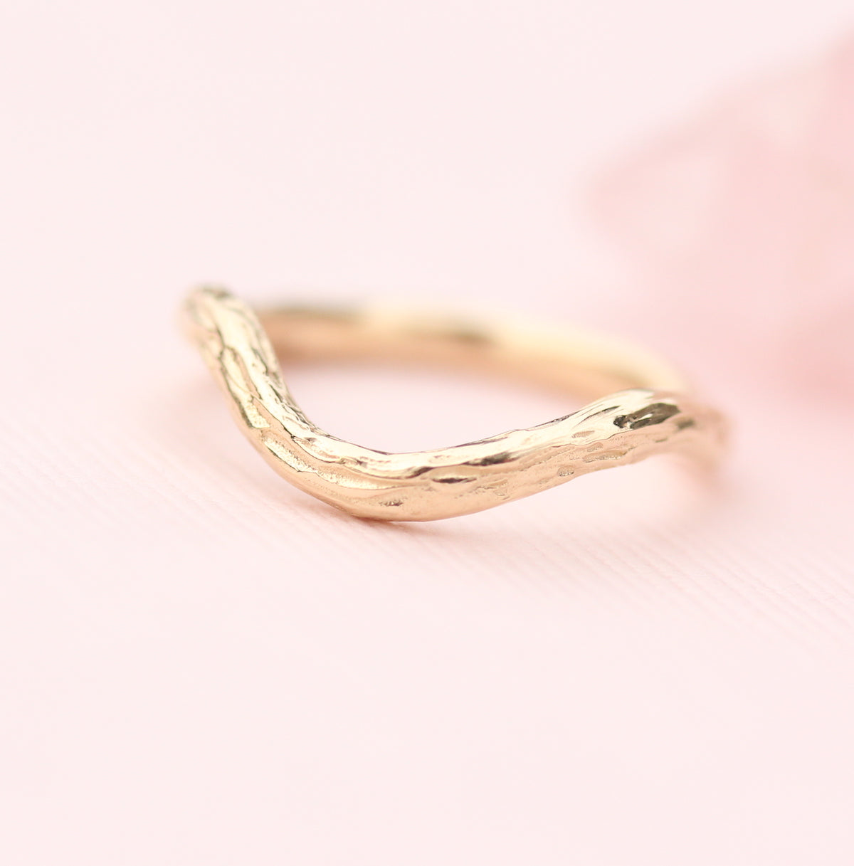 contour wedding band with branch texture