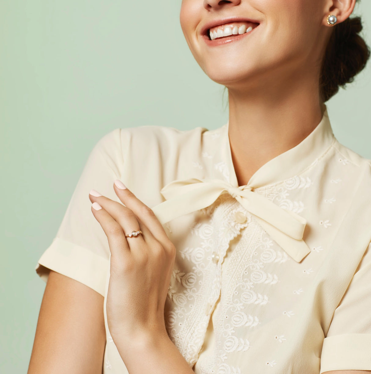 3 stone ring on the finger