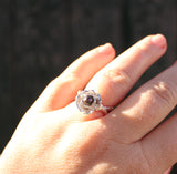 Poppy ring with pearl