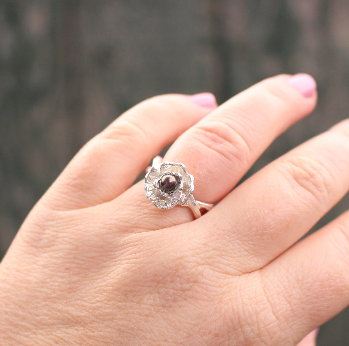 Poppy ring with pearl