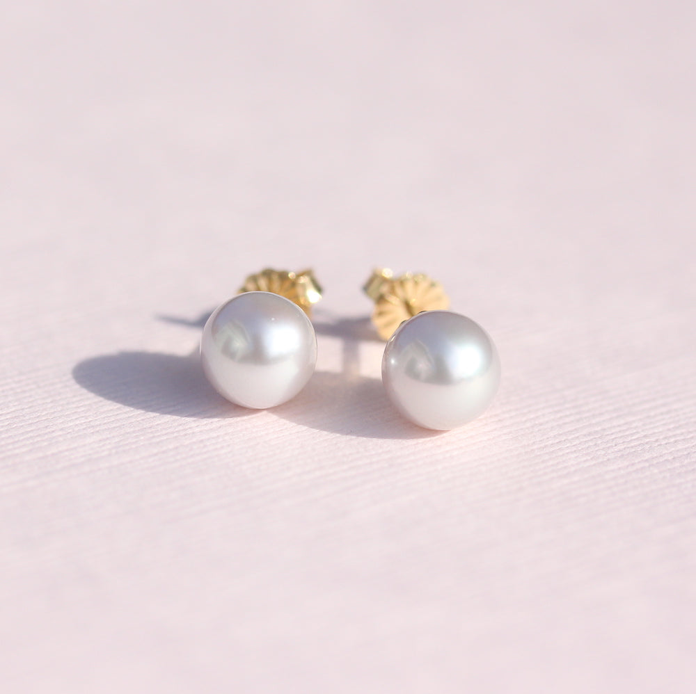 Gray freshwater pearl studs