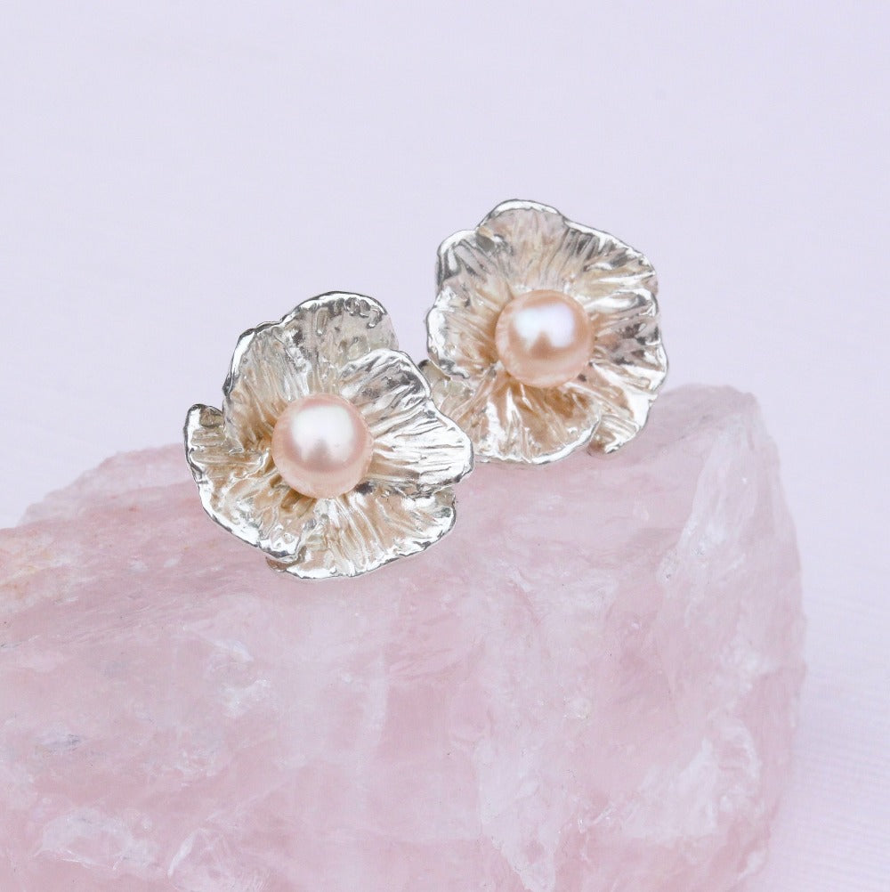 Poppy studs with pearl
